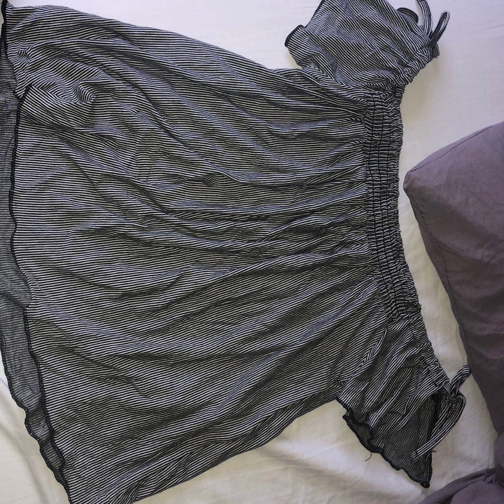 Off shoulder flowy stripped shirt